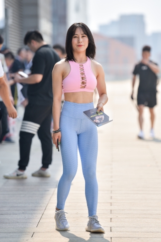 【赛德克赛帖】丰满性感的健身女士