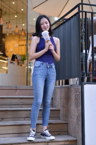 清纯的邻家小妹