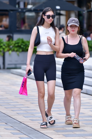 &五分瑜伽紧身裤美女