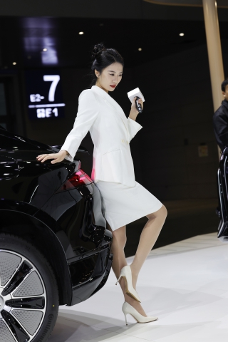 肉丝女主持