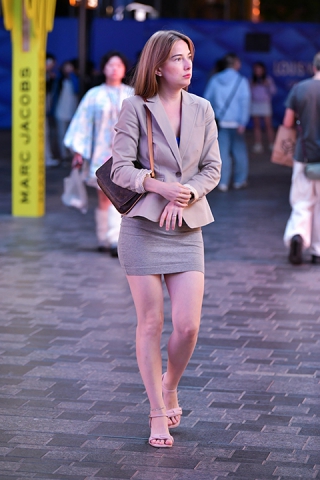 &职业短裙美女